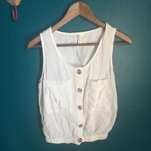Sleeveless button down top